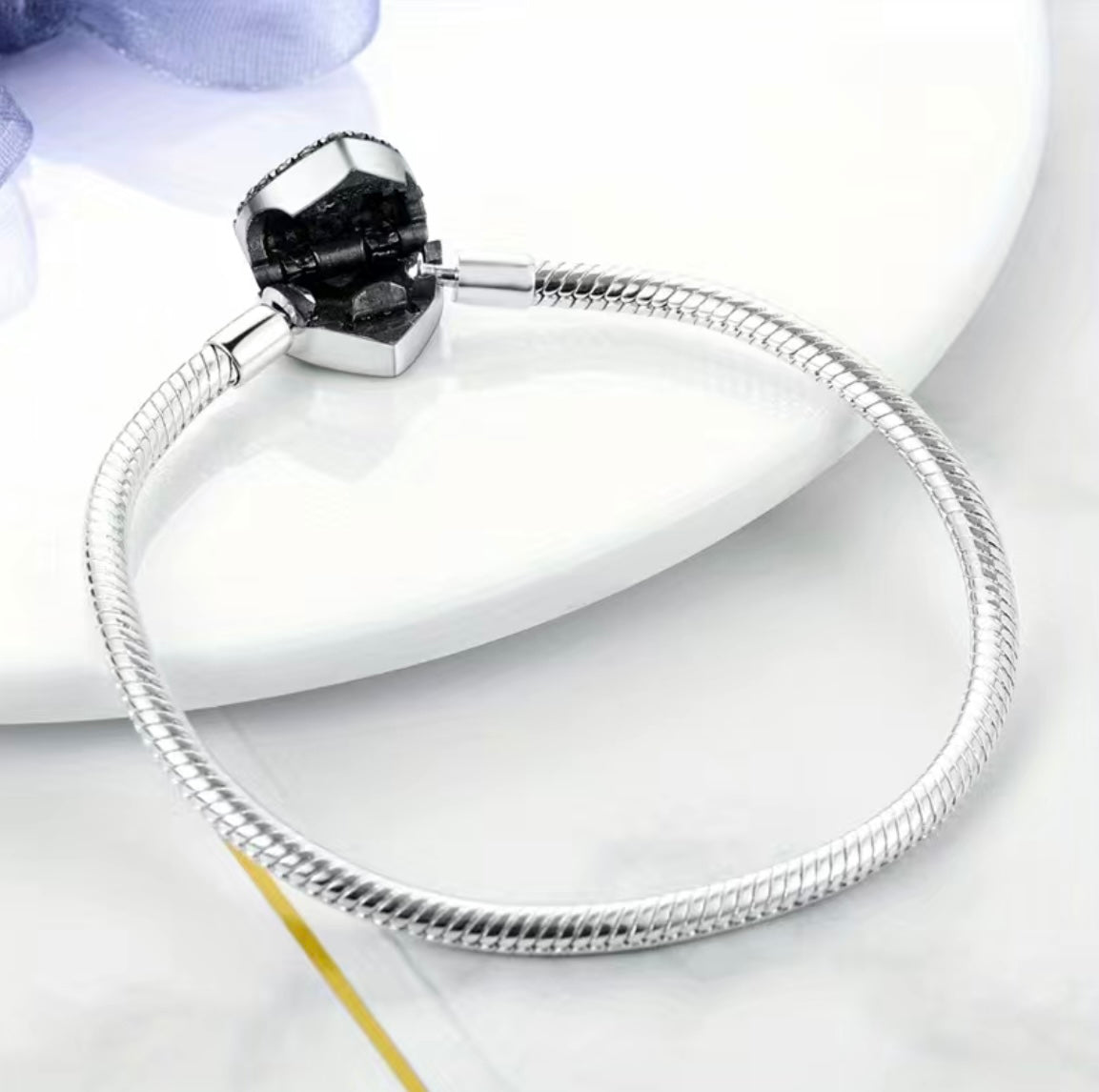 Bracelet (7 modèles/ 4 tailles au choix) + un pendentif au choix, prix spécial ensemble
