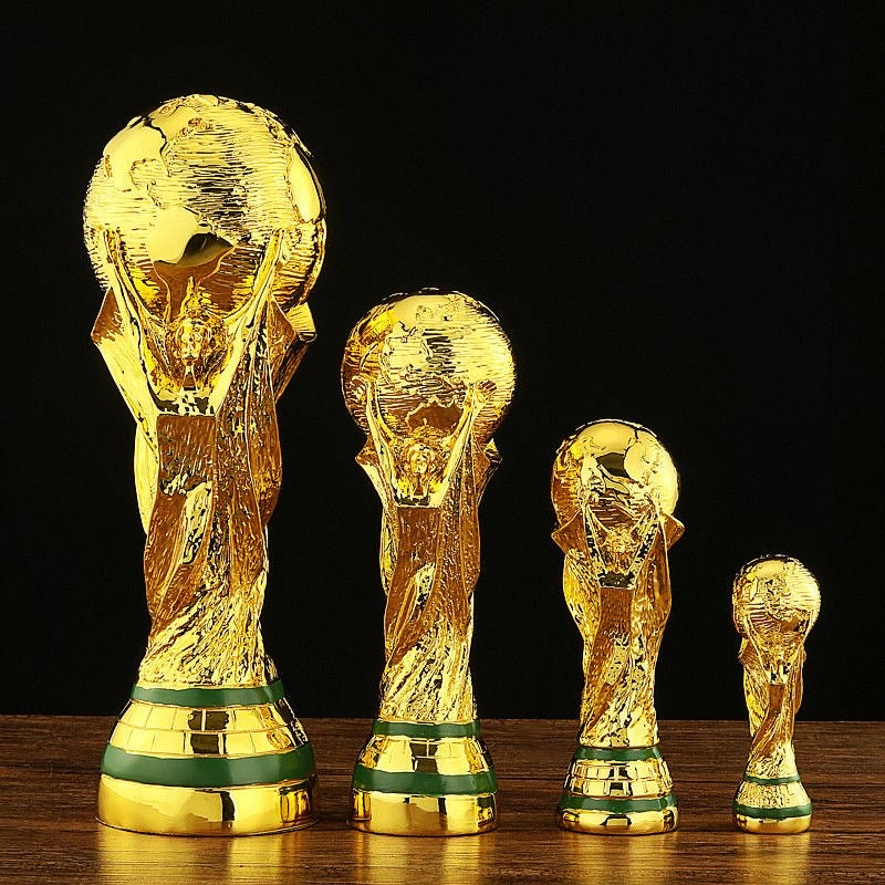 A notre Ouverture 🎬 La Coupe du monde, trophée de football Hercule, décoration maison de la gloire.