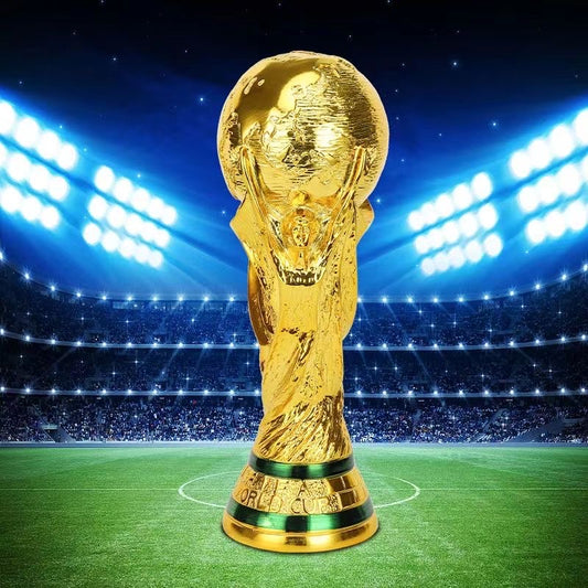 A notre Ouverture 🎬  La Coupe du monde, trophée de football Hercule, décoration maison de la gloire.